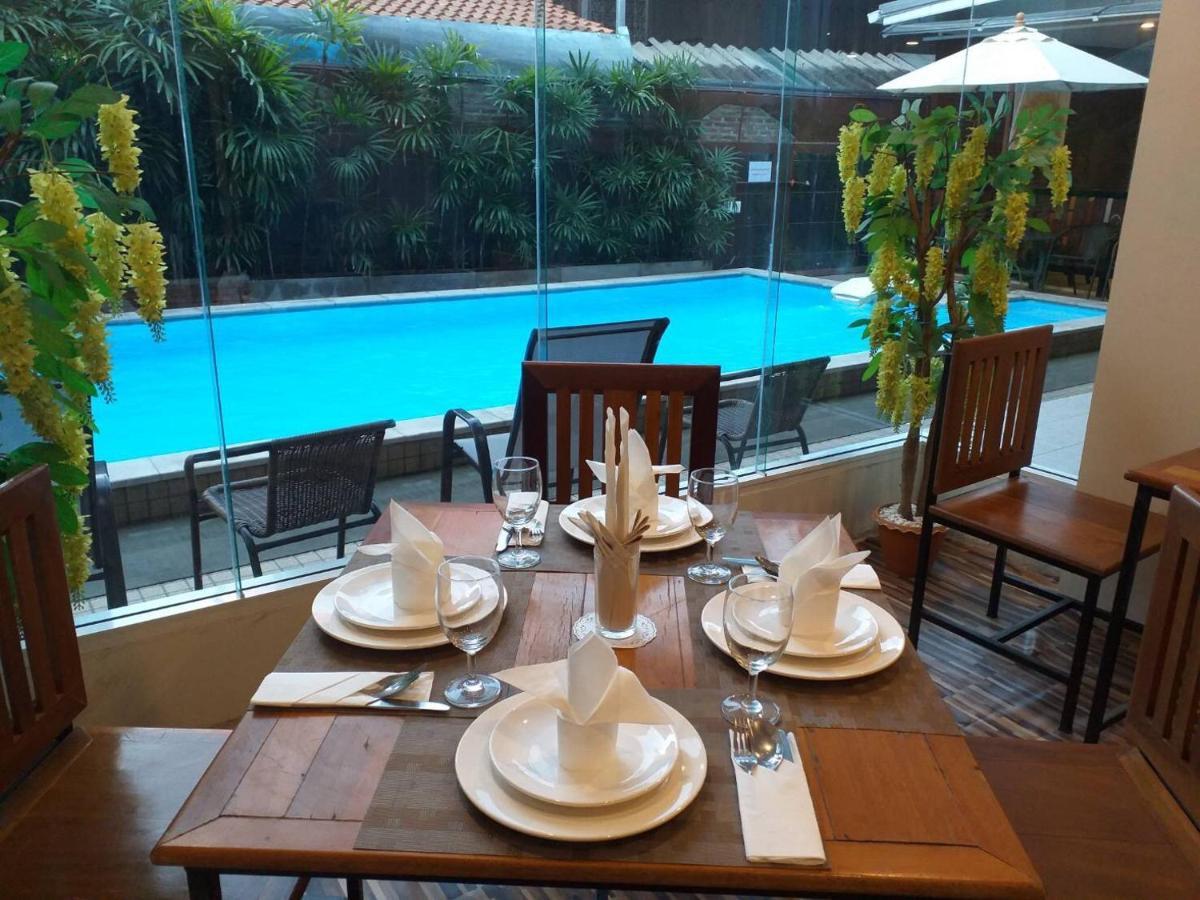 Ratana Hotel Chiang Mai Dış mekan fotoğraf